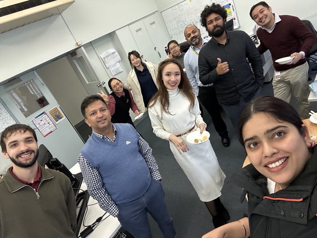 Group photo of Trang's team at the hospital